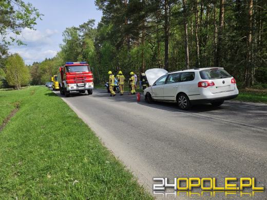 Zderzenie na DW463 Antoniów-Dylaki - volvo w rowie