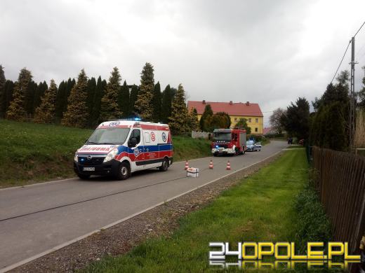 Pracownik telekomunikacji spadł z uszkodzonego słupa