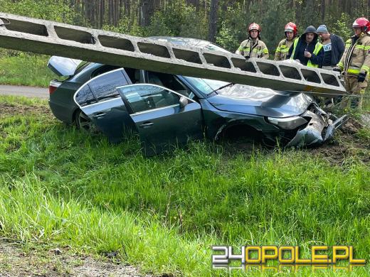 Piątkowy poranek w Dobrzeniu Wielkim: BMW vs. słup energetyczny