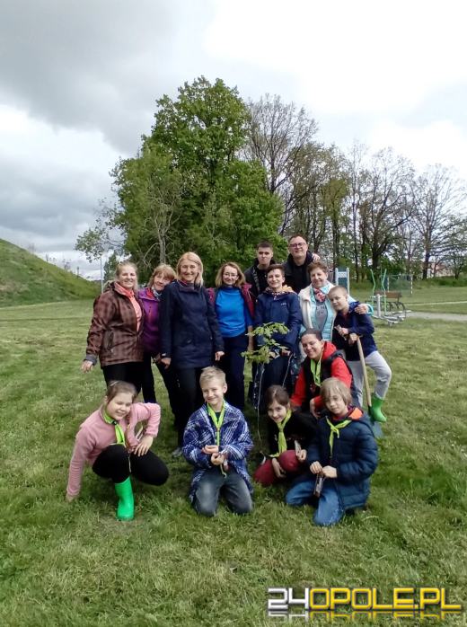 Opolanie aktywnie włączyli się w akcję sprzątania świętując Dzień Ziemi
