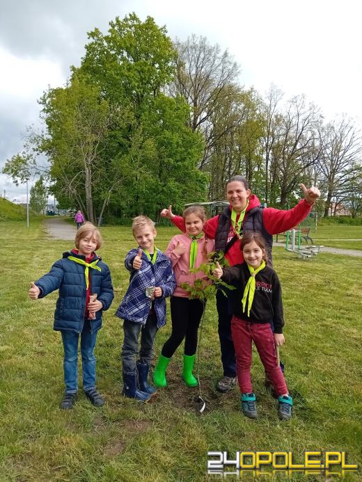 Opolanie aktywnie włączyli się w akcję sprzątania świętując Dzień Ziemi