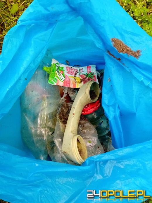 Opolanie aktywnie włączyli się w akcję sprzątania świętując Dzień Ziemi