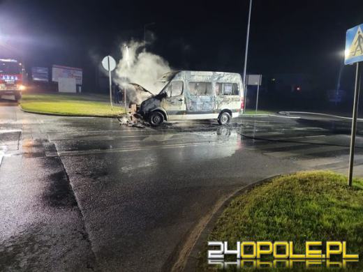 Pożar samochodu na parkingu Kauflandu w Kluczborku
