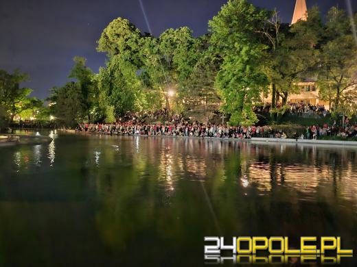 Premierowy pokaz fontanny przyciągnął tłumy opolan