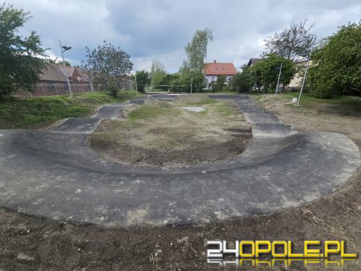Nowy pumptrack dla młodych mieszkańców Półwsi już prawie gotowy