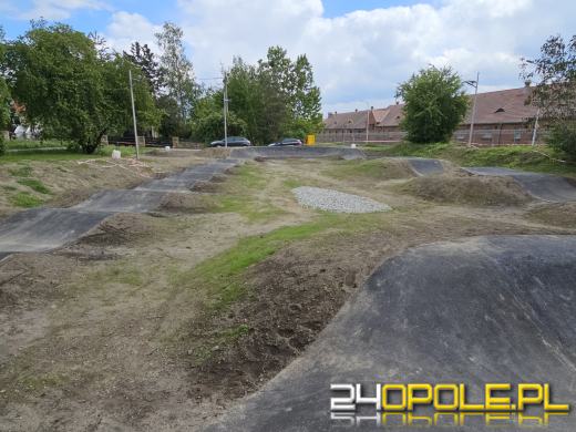 Nowy pumptrack dla młodych mieszkańców Półwsi już prawie gotowy