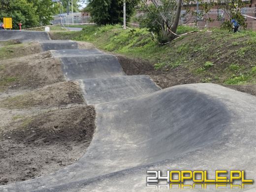 Nowy pumptrack dla młodych mieszkańców Półwsi już prawie gotowy