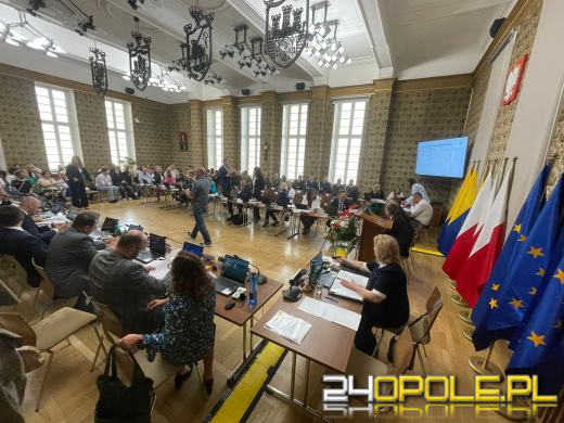 Oficjalnie złożyli przysięgę. Pierwsza sesja 9. kadencji Rady Miasta Opole
