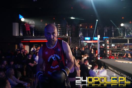 Zamienili drogie zegarki na rękawice bokserskie