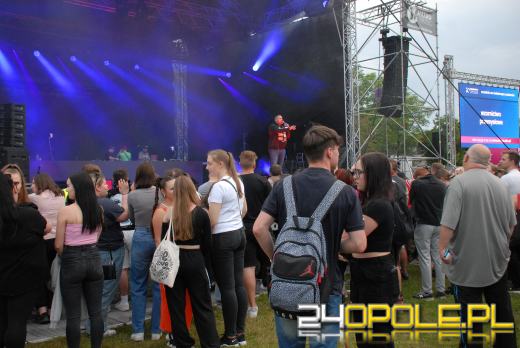 Hip-Hop na Błoniach buja już publikę 