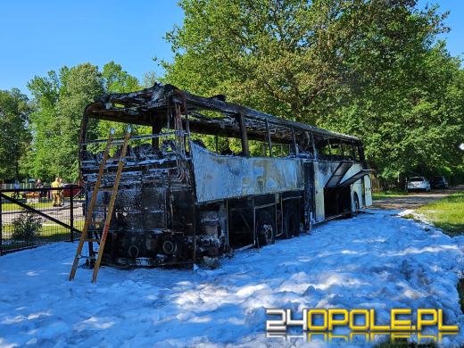 Autobus spłonął w Turawie - na szczęście obyło się bez ofiar