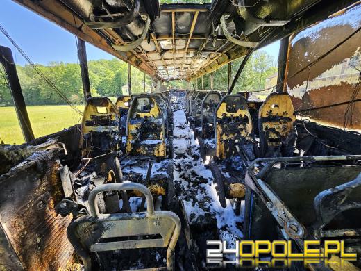 Autobus spłonął w Turawie - na szczęście obyło się bez ofiar