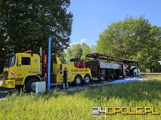 Autobus spłonął w Turawie - na szczęście obyło się bez ofiar