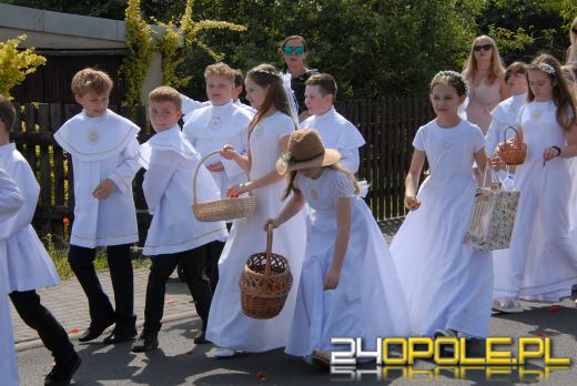 Opolanie na procesji. Boże Ciało i znaczenie święta dla Polaków