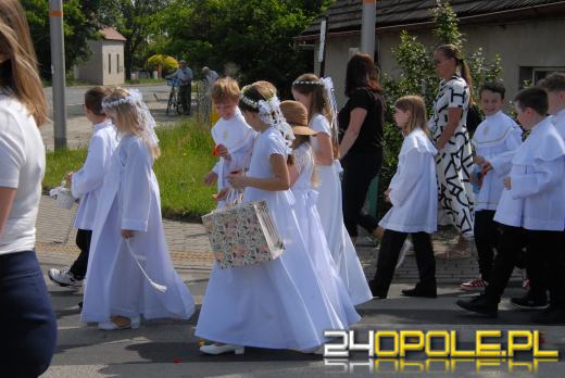 Opolanie na procesji. Boże Ciało i znaczenie święta dla Polaków