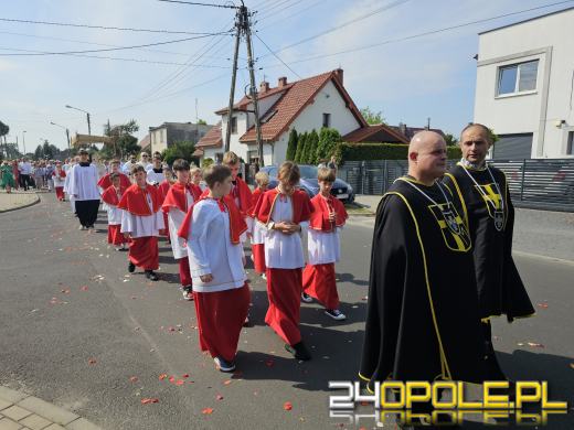 Opolanie na procesji. Boże Ciało i znaczenie święta dla Polaków