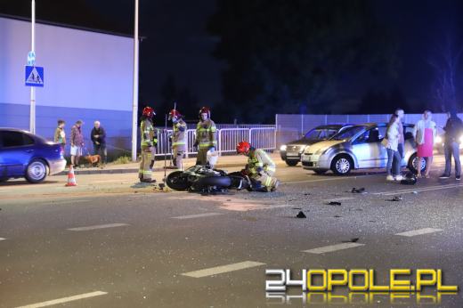 Wypadek motocyklisty na Niemodlińskiej. Jedna osoba w szpitalu 