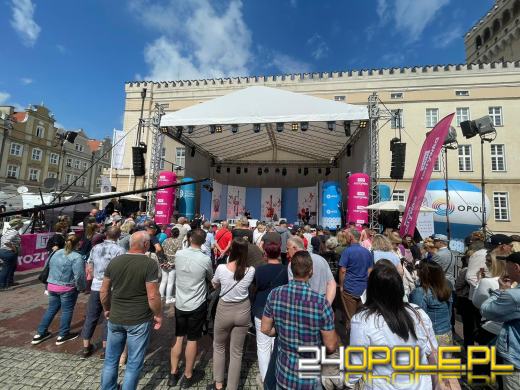 Był deszcz, wywalczyli słońce. Drugi dzień w Kawiarence z Gwiazdami