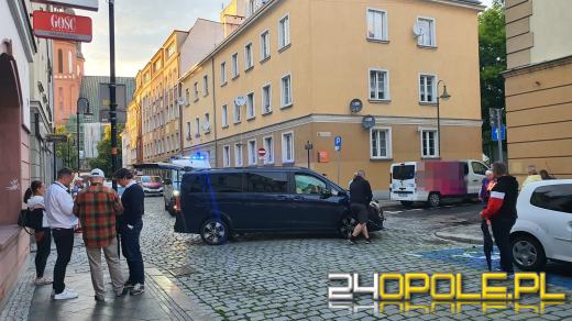 Zderzenie czołowe w centrum miasta