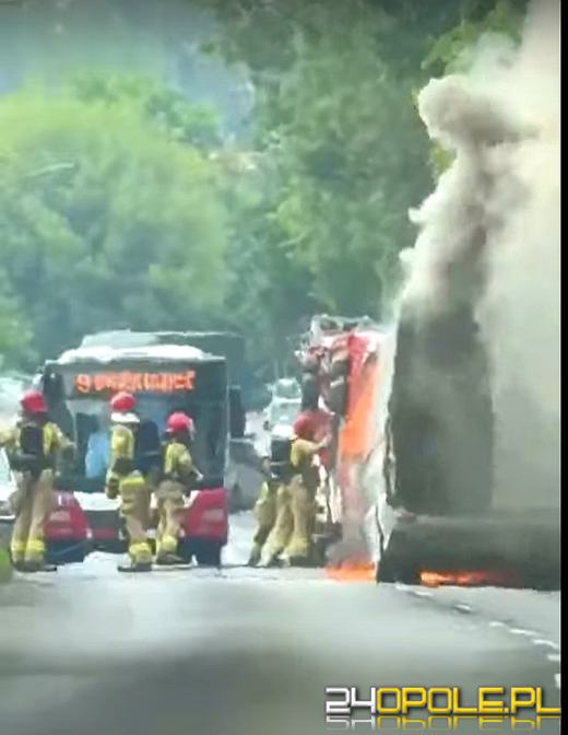Pożar autobusu przewożącego 22 dzieci