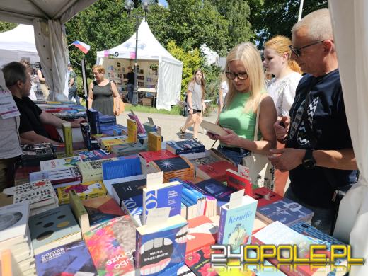 Drugi dzień Festiwalu Książki ściągnął tysiące fanów do centrum Opola