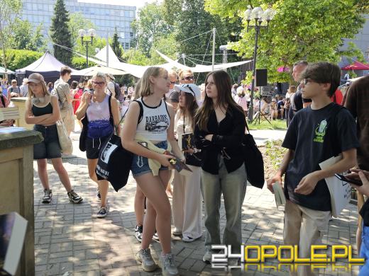 Drugi dzień Festiwalu Książki ściągnął tysiące fanów do centrum Opola
