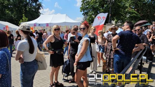 Drugi dzień Festiwalu Książki ściągnął tysiące fanów do centrum Opola