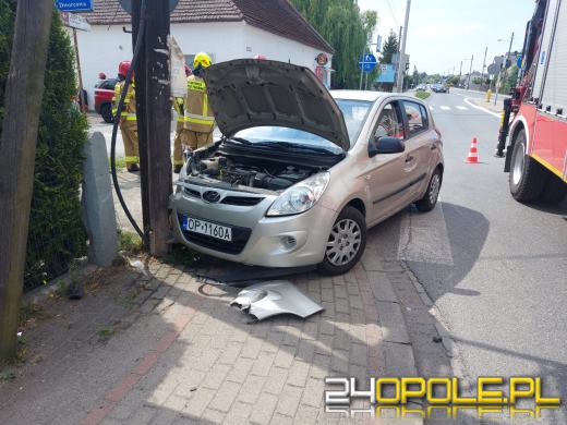 Wypadek na DK46 w miejscowości Lędziny - trzy osoby trafiły do szpitala