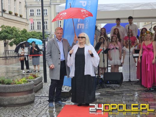 Magda Umer odsłoniła swoją gwiazdę w Alei Gwiazd Polskiej Piosenki