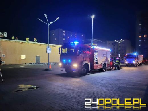 Zerwany dach w Kędzierzynie-Koźlu: 206 interwencji strażaków łącznie 