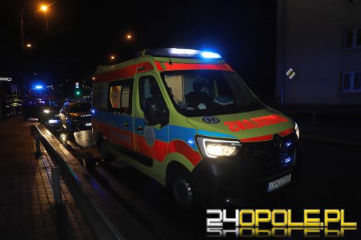 Na ulicy Niemodlińskiej kierowca taksówki wjechał w betonowe ogrodzenie 