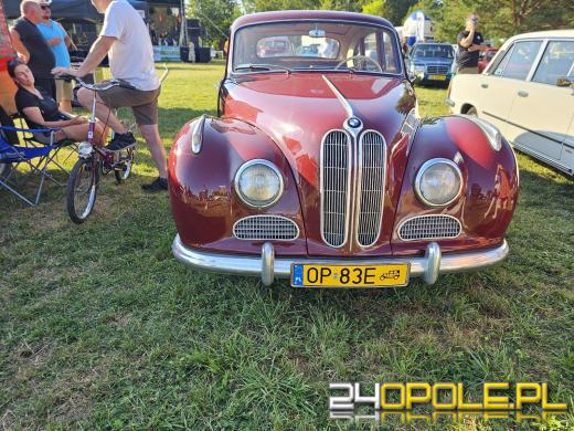 Trwa Zlot Oldtimerów w Dobrzeniu Wielkim