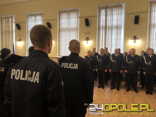 17 nowych adeptów policji złożyło dziś przysięgę