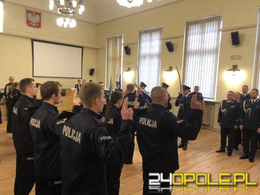 17 nowych adeptów policji złożyło dziś przysięgę