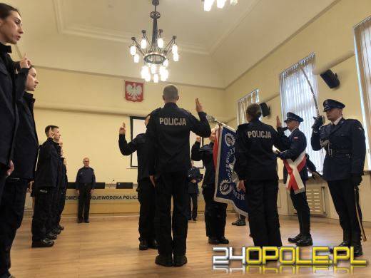 17 nowych adeptów policji złożyło dziś przysięgę