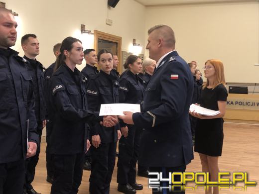 17 nowych adeptów policji złożyło dziś przysięgę
