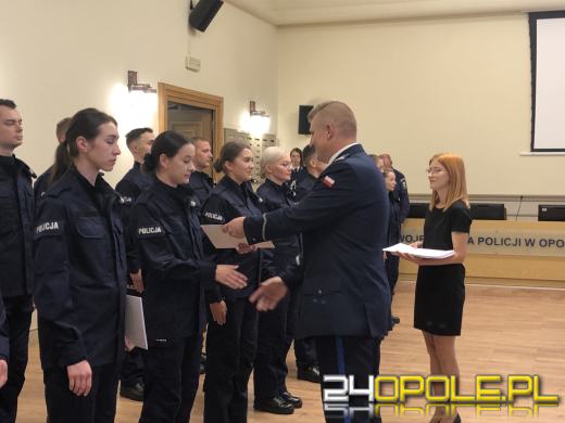 17 nowych adeptów policji złożyło dziś przysięgę