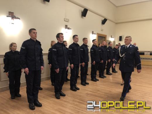 17 nowych adeptów policji złożyło dziś przysięgę