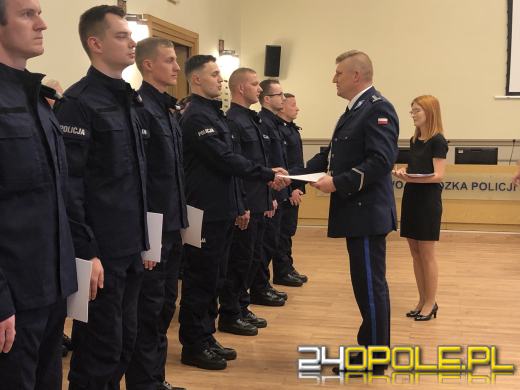 17 nowych adeptów policji złożyło dziś przysięgę