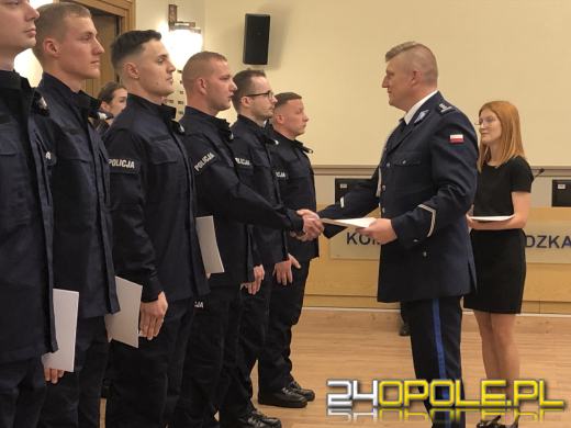 17 nowych adeptów policji złożyło dziś przysięgę
