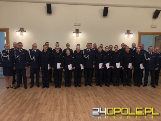 17 nowych adeptów policji złożyło dziś przysięgę