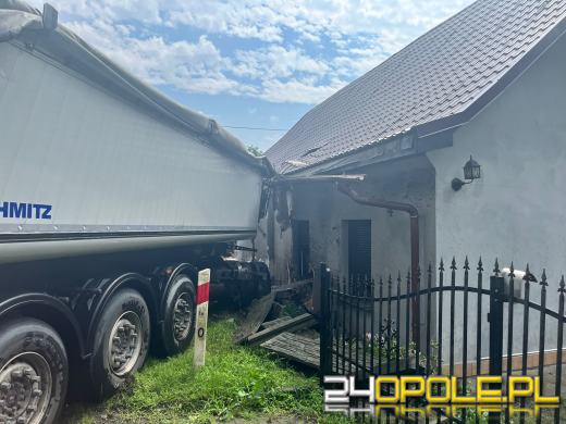 Odbudowa domu uszkodzonego przez TIRa. Ruszyła zbiórka pieniędzy dla poszkodowanej rodziny
