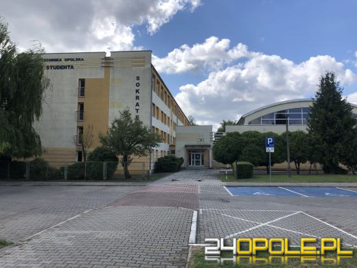 Politechnika Opolska oddaje jeden akademik na rzecz miasta