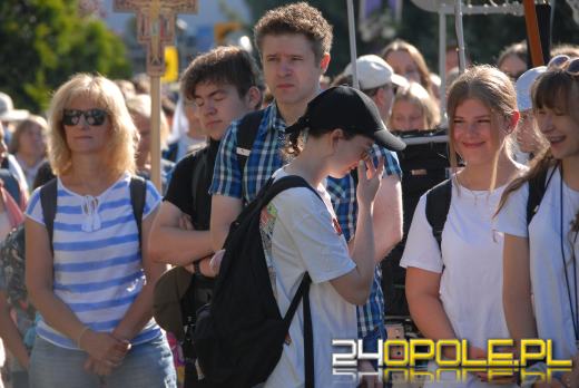 Pielgrzymi z Opola wyruszyli na Jasną Górę