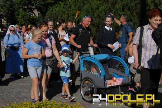 Pielgrzymi z Opola wyruszyli na Jasną Górę