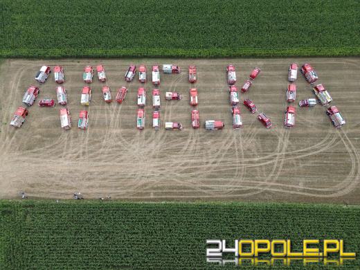 Dwukilometrowy sznur wozów strażackich na sygnale. Jechali dla Amelki
