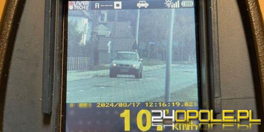 Pędził BMW ponad 100 km na godzinę na obowiązującej "pięćdziesiątce"