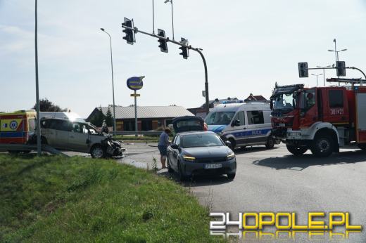 Zderzenie TIRa i dwóch osobówek. Obwodnica Opola przykorkowana