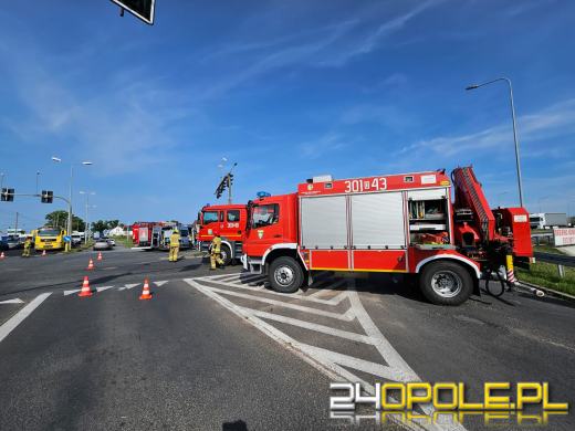 Zderzenie TIRa i dwóch osobówek. Obwodnica Opola przykorkowana