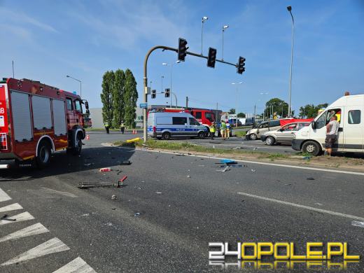 Zderzenie TIRa i dwóch osobówek. Obwodnica Opola przykorkowana